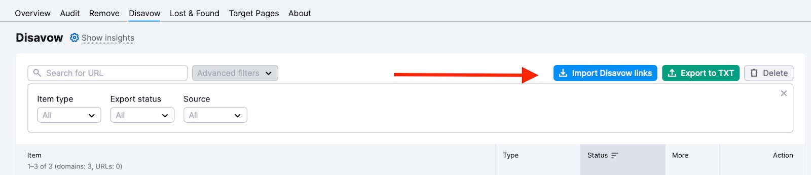A red arrow points towards the import disavow links button. 